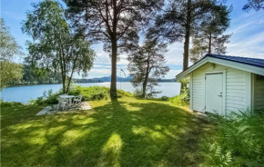 4 Bedroom Beach Front Home In Skodje